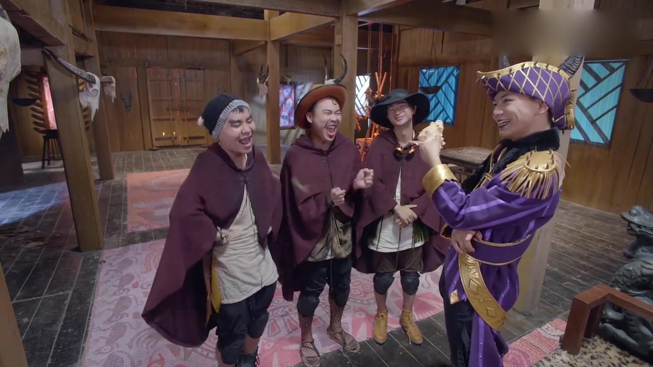 舞法天女:混徒老大接到重要消息,然后派手下们去搞破坏