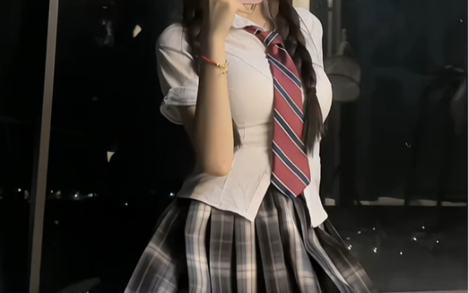 糖心7815vlog冉冉学姐96今晚穿这个?