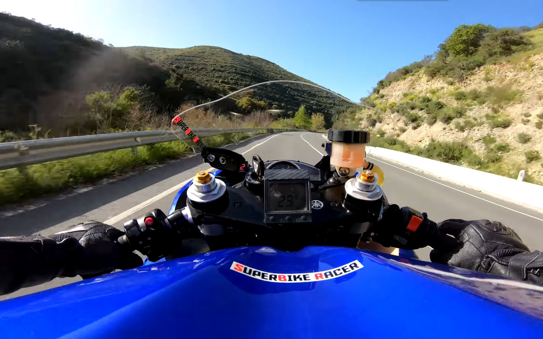 驾驶雅马哈r6重机车摩托车山路第一视角驾驶