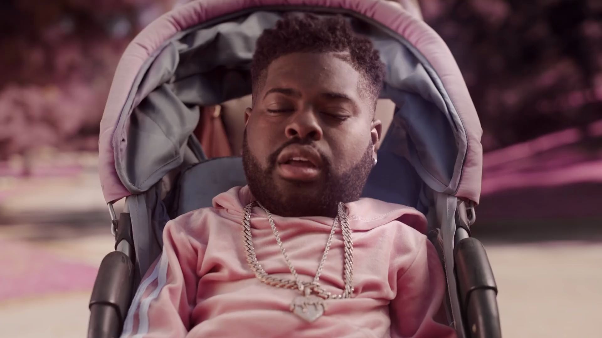 pink sweat$ - "body aint me" (official video)_哔哩哔哩_bilibili