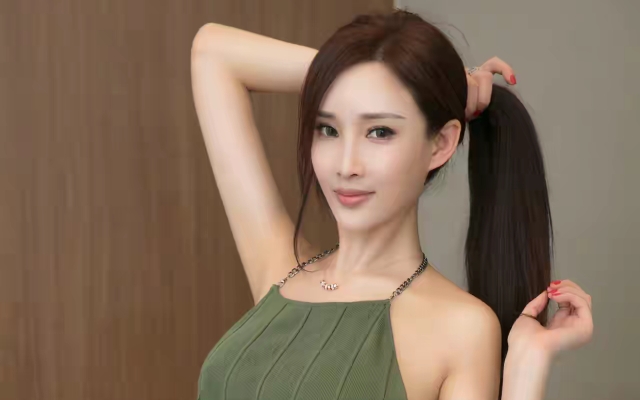 周妍希～挂脖短裙,曼妙诱人