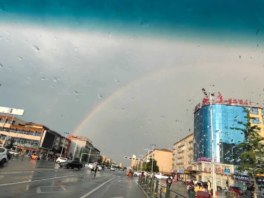 [图]彩虹是风雨后的勋章