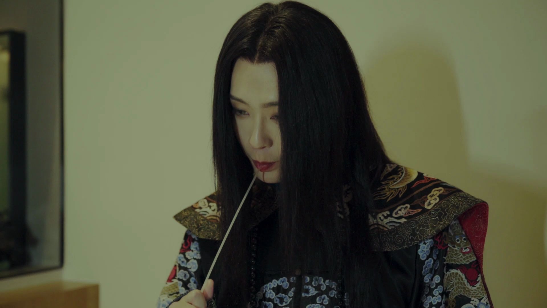 我的僵尸王爷第10集王爷的进食方式