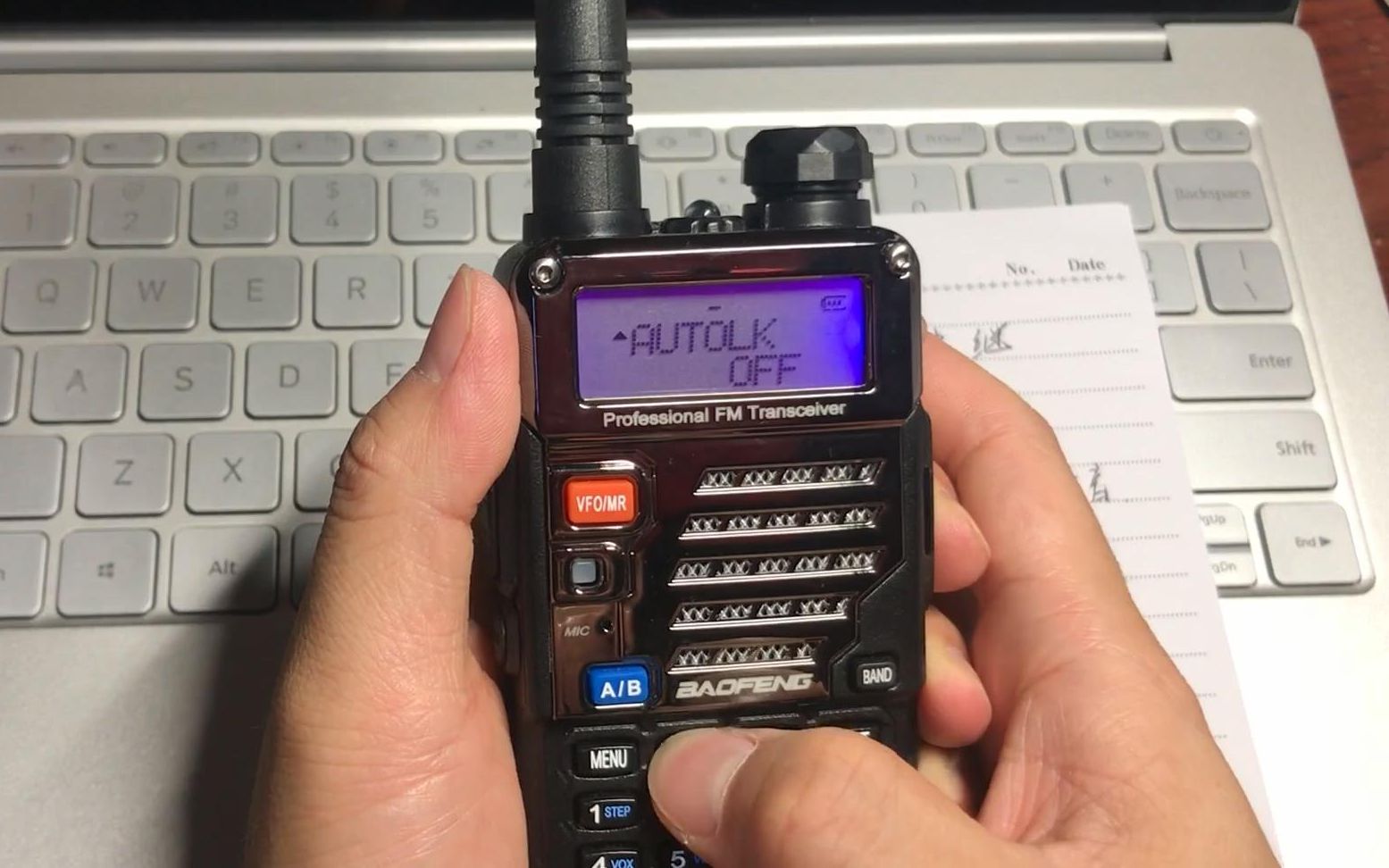 菜单全部中文语音播报,简单四步搞定宝峰uv5r的中继参数设置