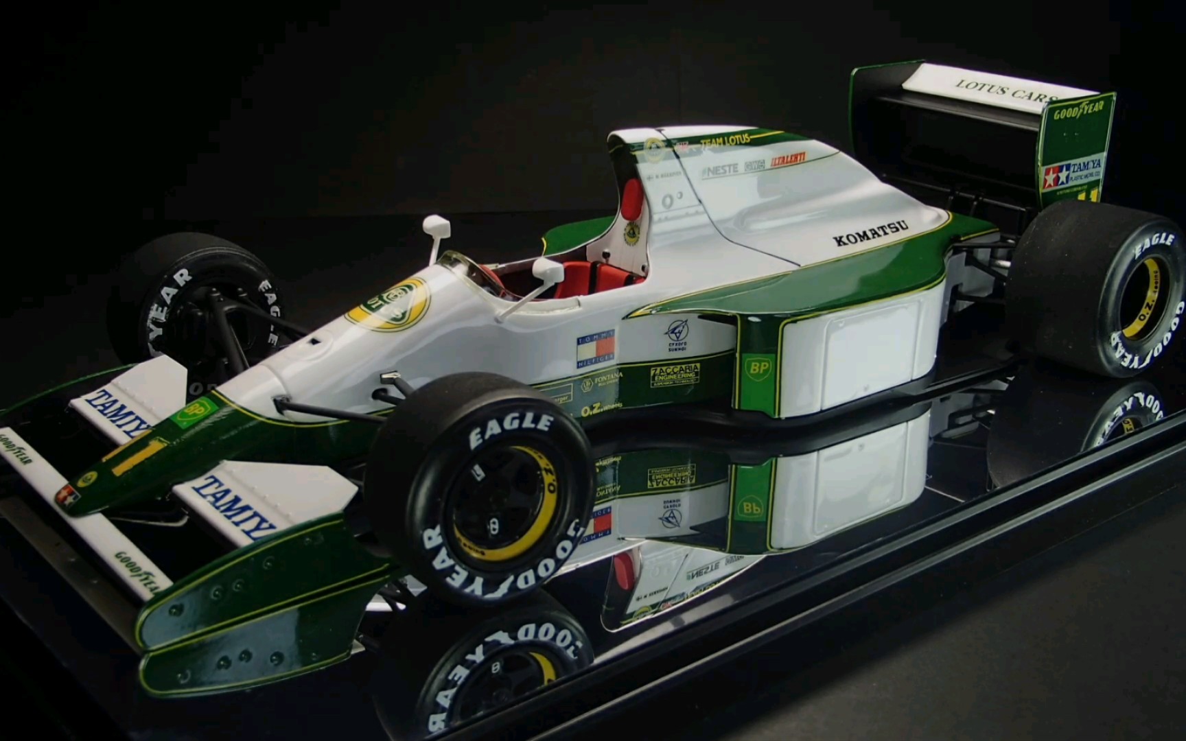 【搬運】田宮 1/20 f1 lotus 102b 民用車模製作過程