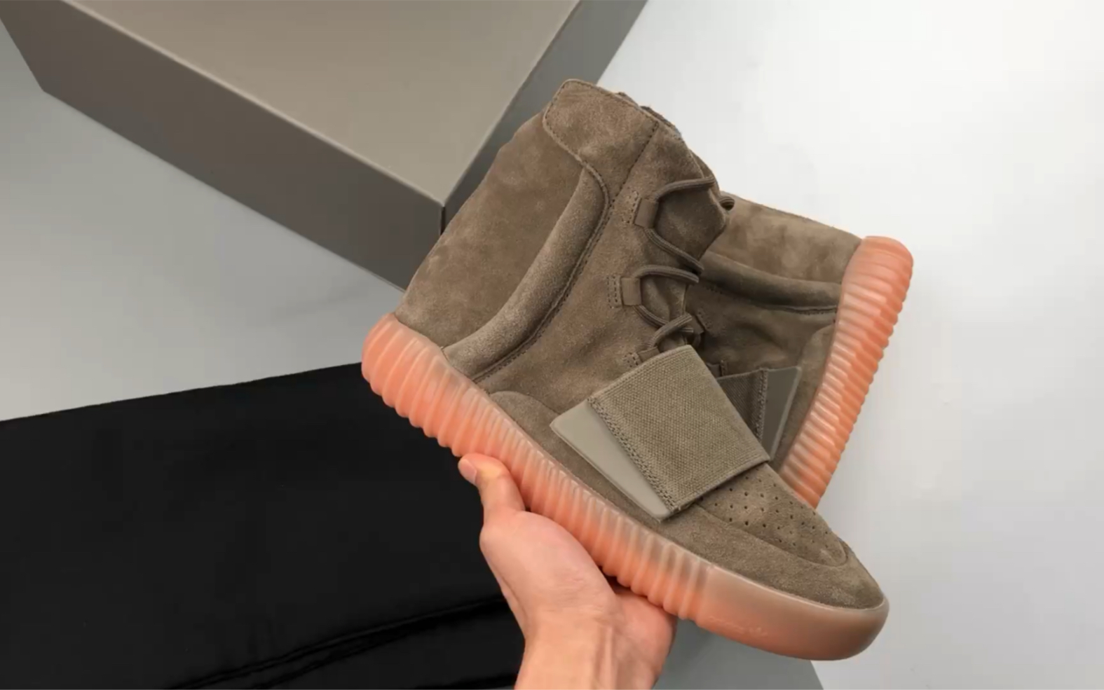 yeezy 750 boost 巧克力色唯一纯原版本 独家出货实拍