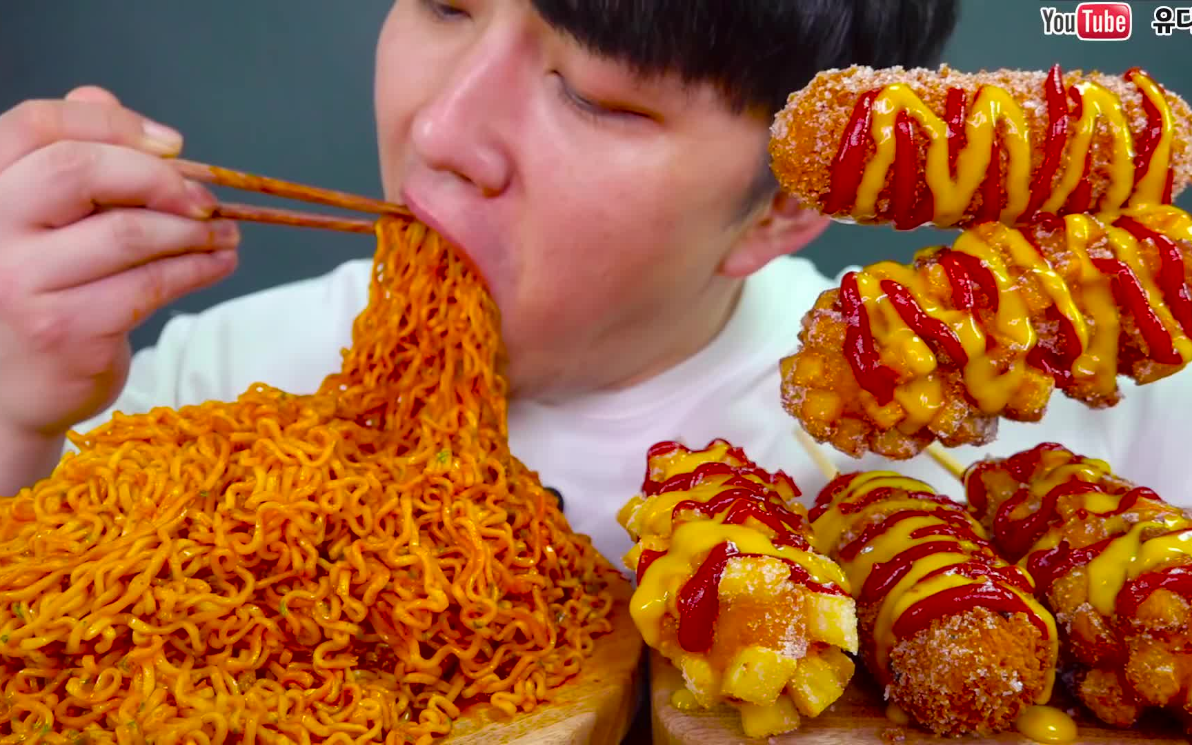 《深渊巨口》【udt小哥】火鸡面 芝士热狗棒 大口吃真满足 韩国大胃王