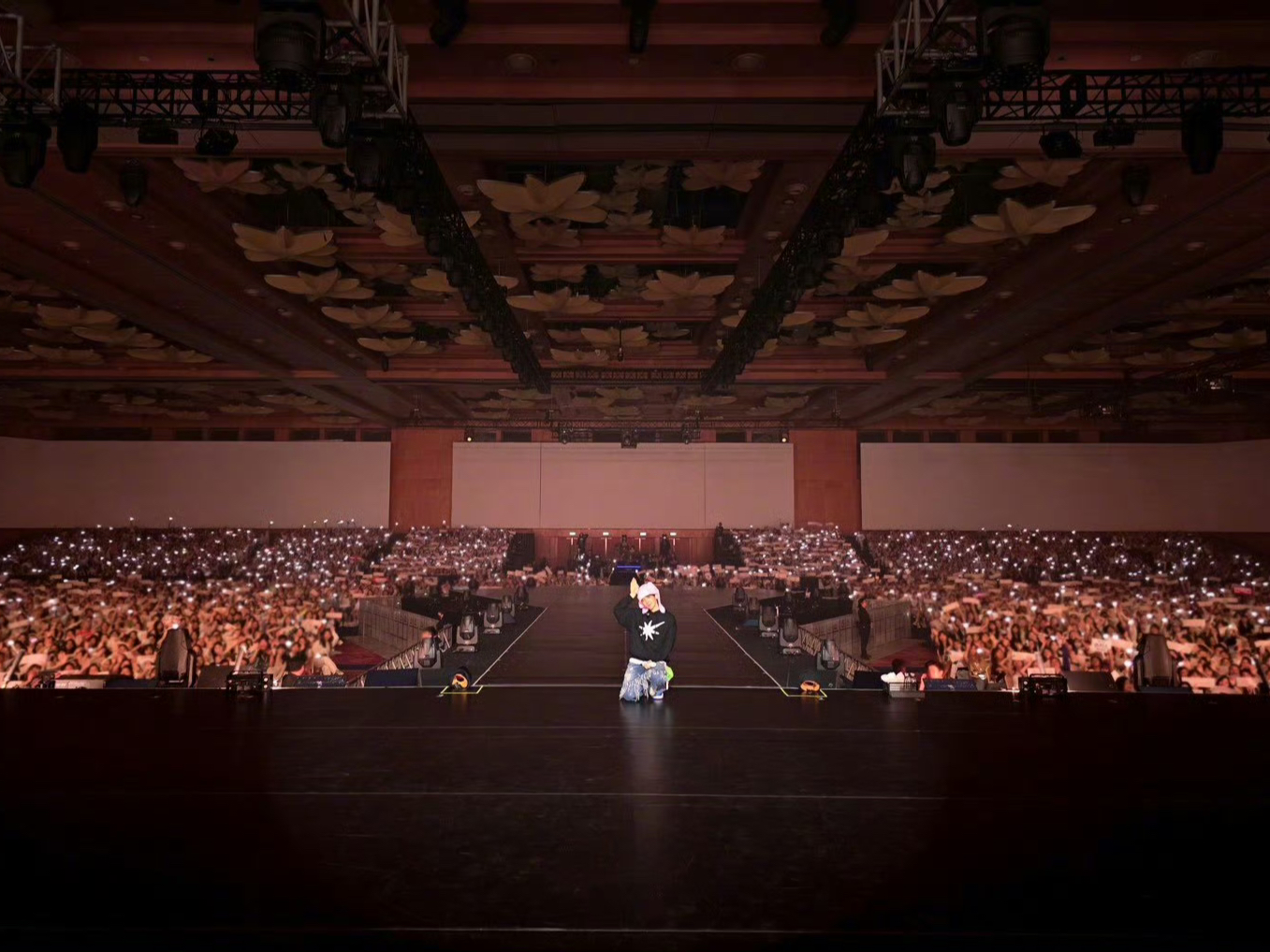 边伯贤新加坡演唱会饭拍——paranoia