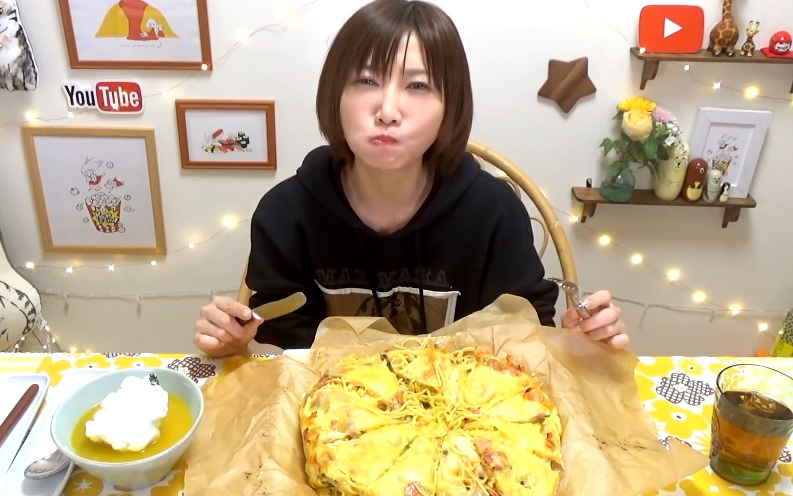 【木下大胃王】【高卡路里】大个儿卡芒贝尔软干酪意大利面派[10123