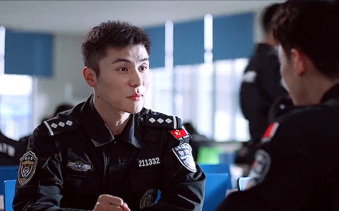 《你是我的城池营垒》束文波让邢队帮忙挑选求婚戒指_哔哩哔哩_bili