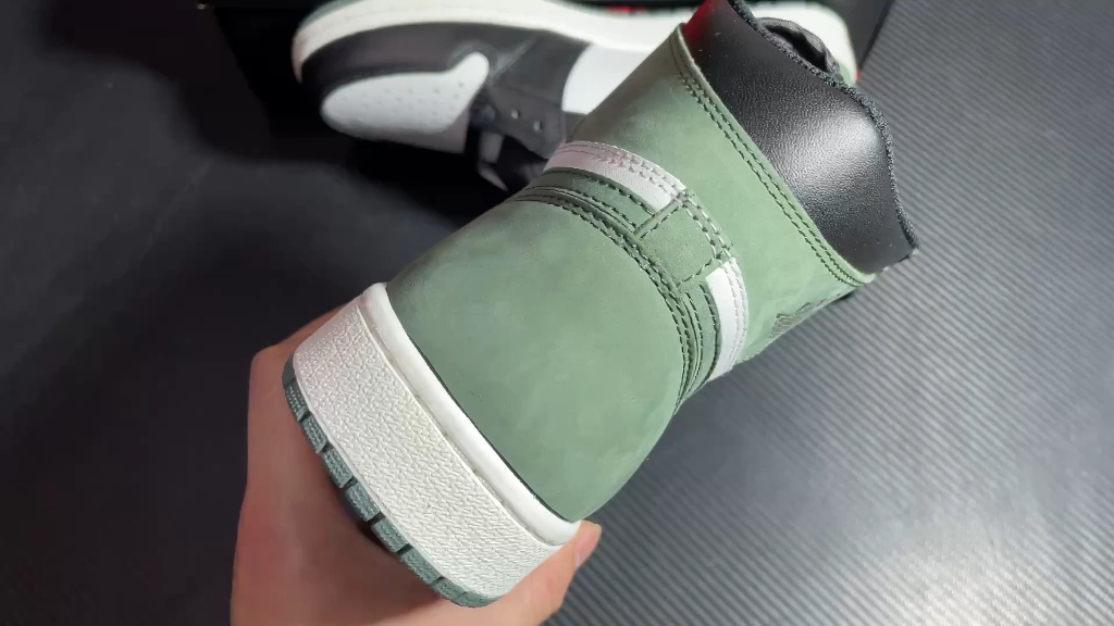 xc批次福利 aj1特价 库存有限 手慢无 绿脚趾