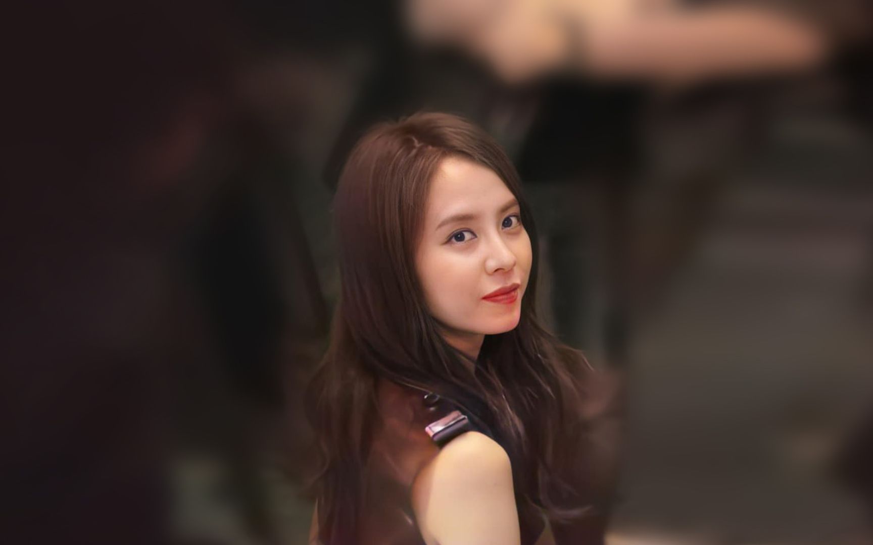 如此娴熟的家务能力所散发出来的贤惠与自信,对于智孝欧尼的魅力值