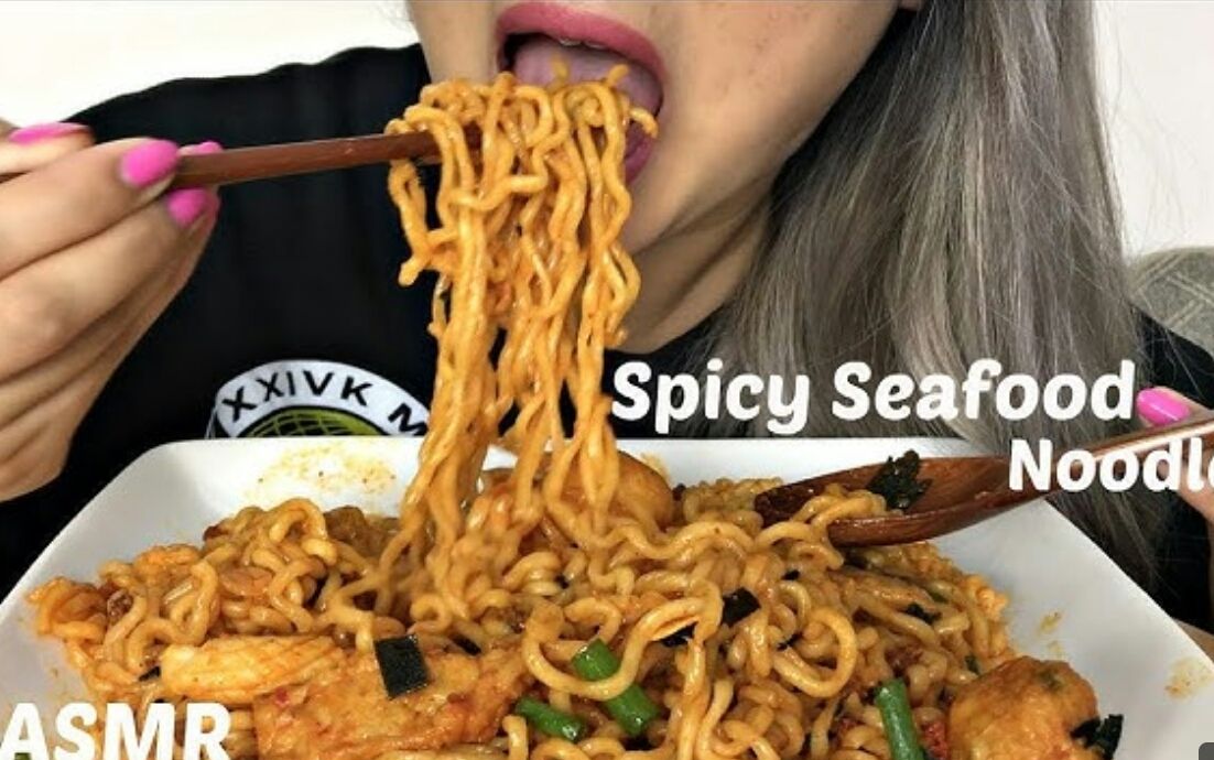 sas的妹妹asmr 火鸡面  咀嚼音 10.22