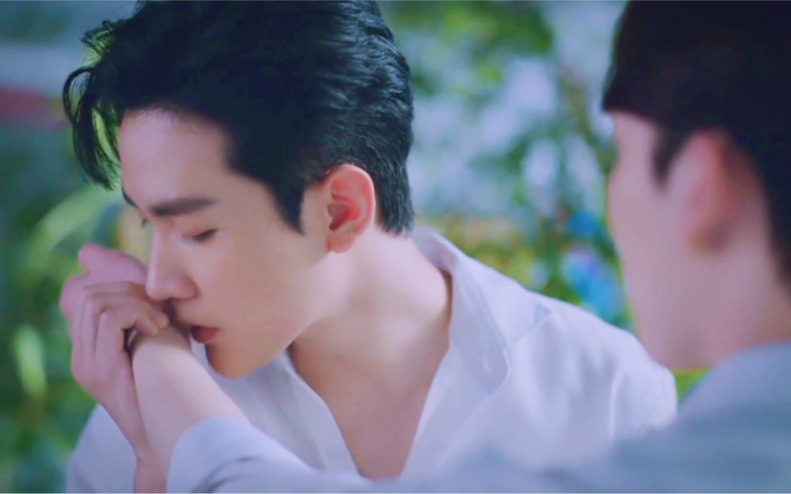 我要疯了,手腕吻,少爷也太会了吧.