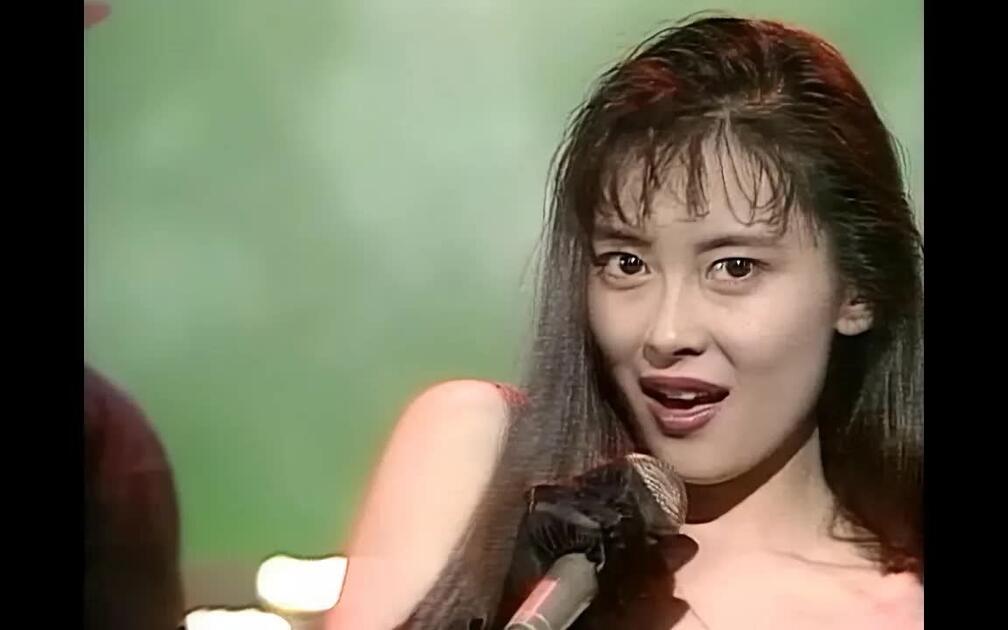 セミスウィートの魔法- 中山美穂（1990年Live）_哔哩哔哩_bilibili