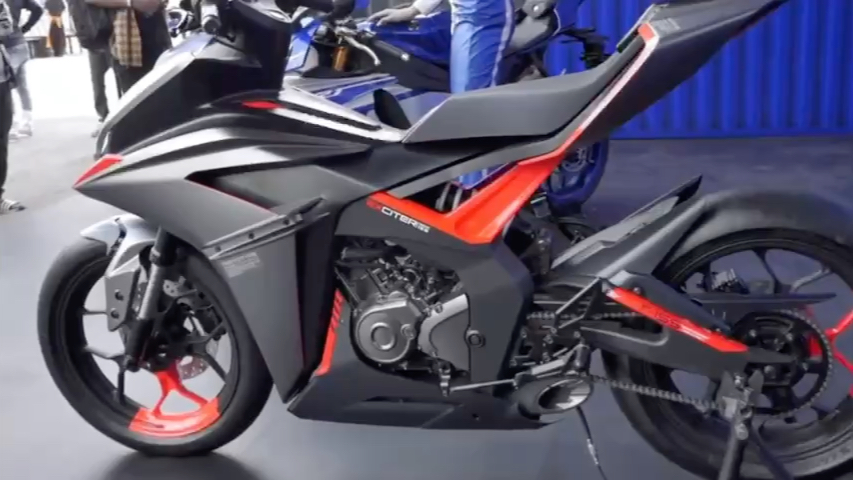 到底是仿赛出了轨还是弯梁批了腿#雅马哈摩托yamaha f155越南发布