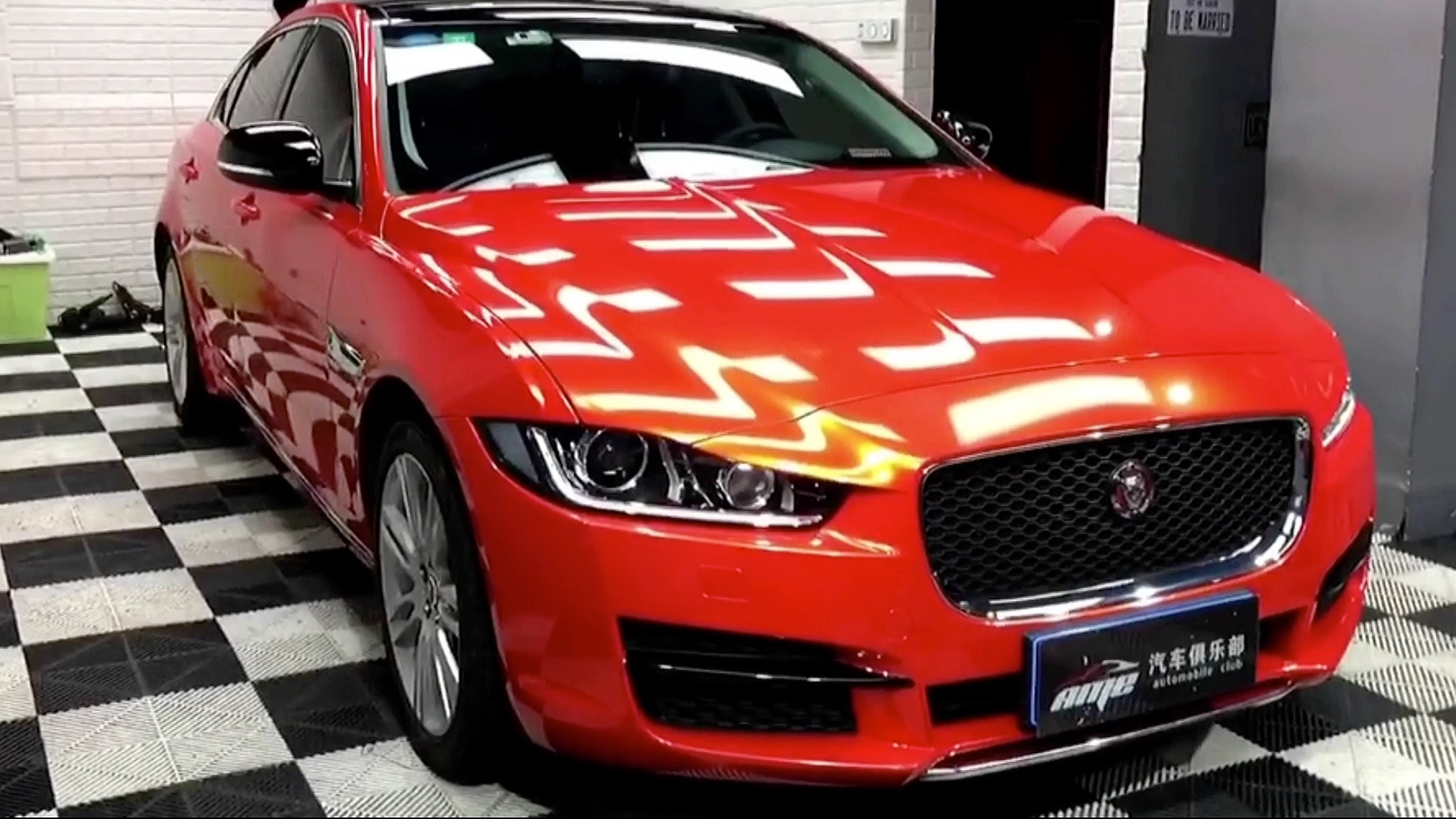 杭州汽车改色贴膜捷豹xel漆面烈焰橙改色贴膜施工帅气效果