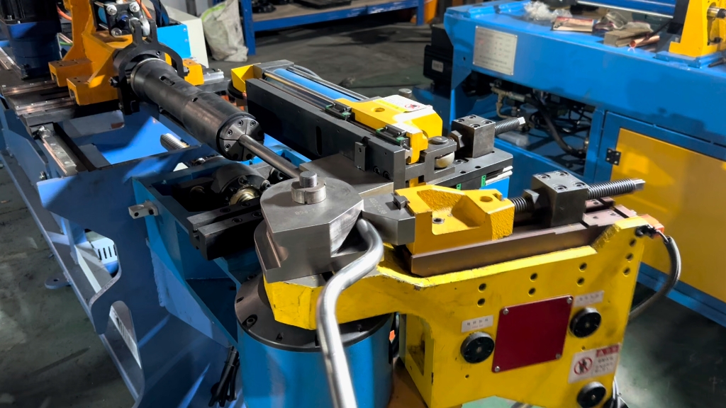 专业生产弯管机