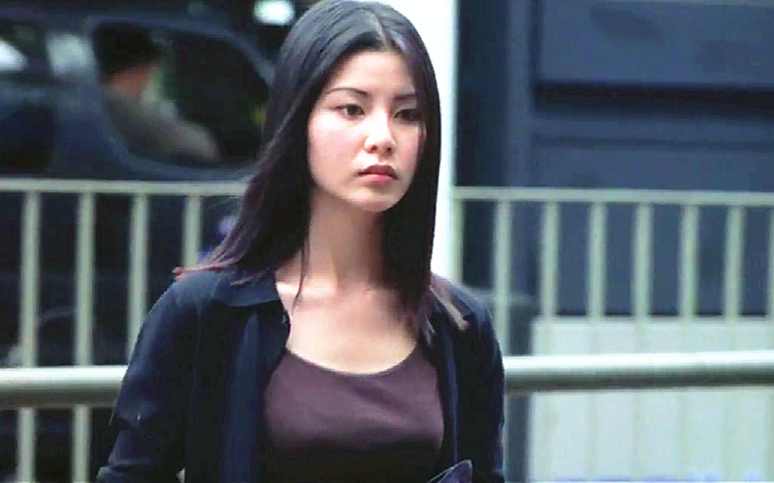 【经典港产片】粤语原声 刘德华:你跟着我干嘛?蒙嘉慧:我住在这里!