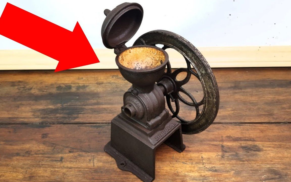 西班牙制造的老式咖啡研磨机修复恢复