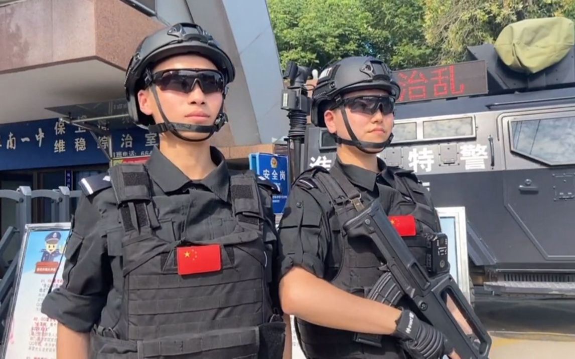 高考考场外执勤特警被班主任一眼认出老师一番话令人感动!