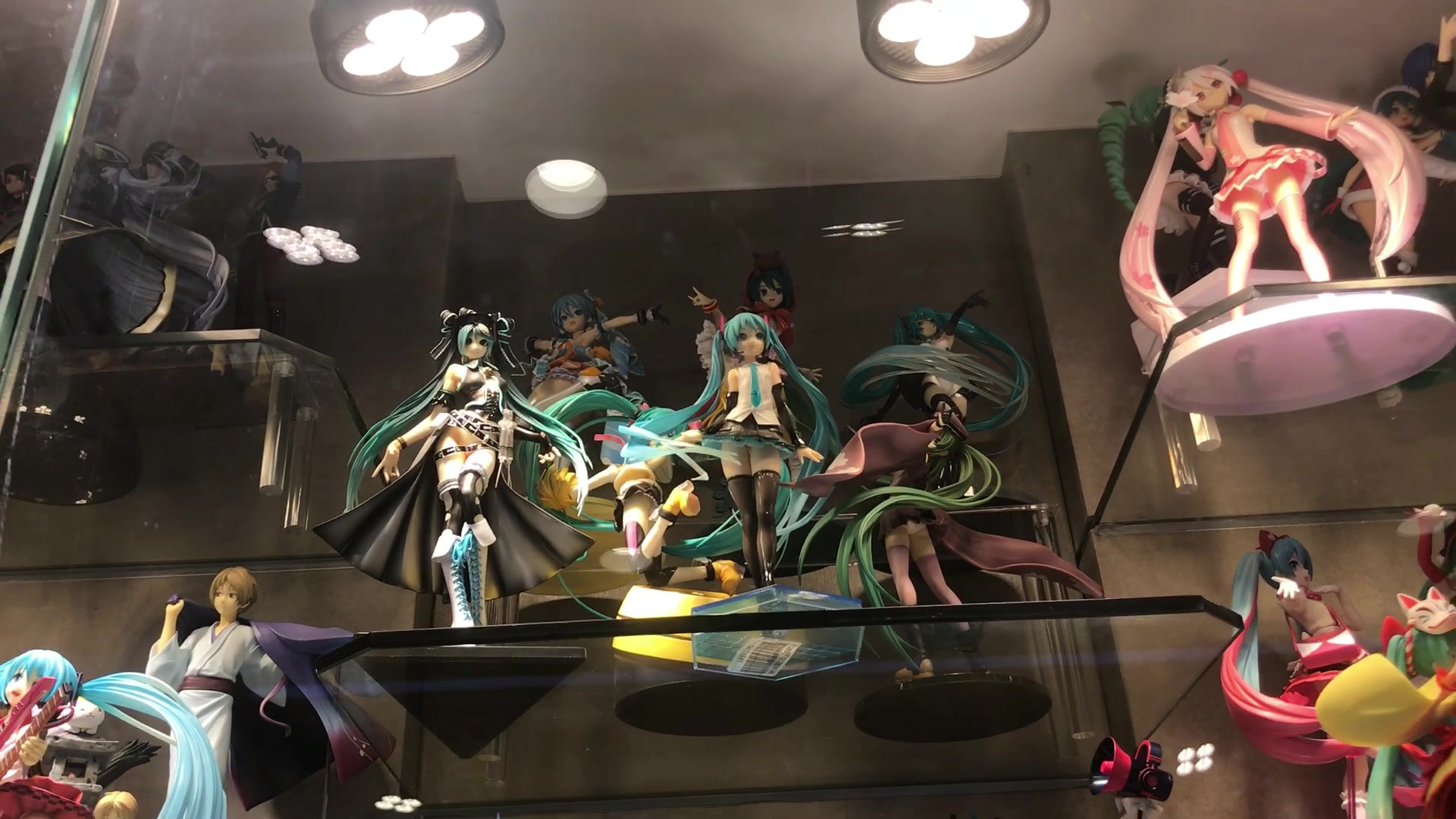 【沉默嘤】探访杭州河坊街手办店(内含up唱歌福利)