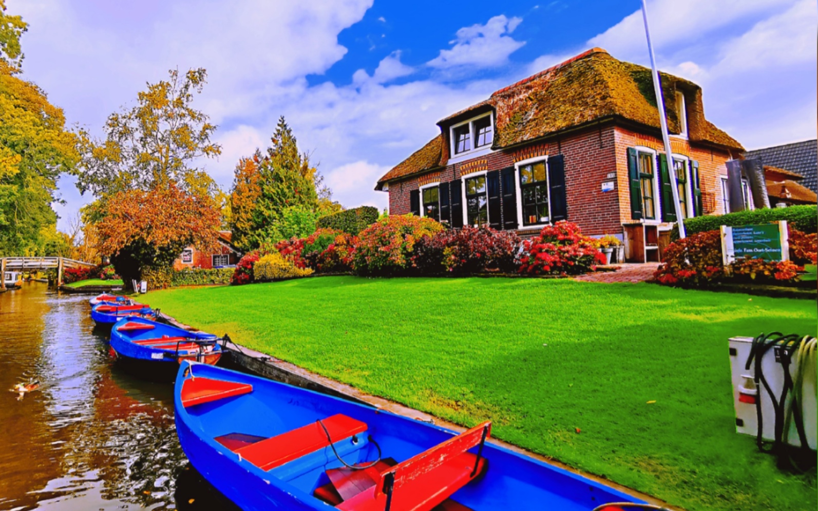 一个只有不到3000人的欧洲小镇,被誉为绿色威尼斯的世外桃源,荷兰羊角