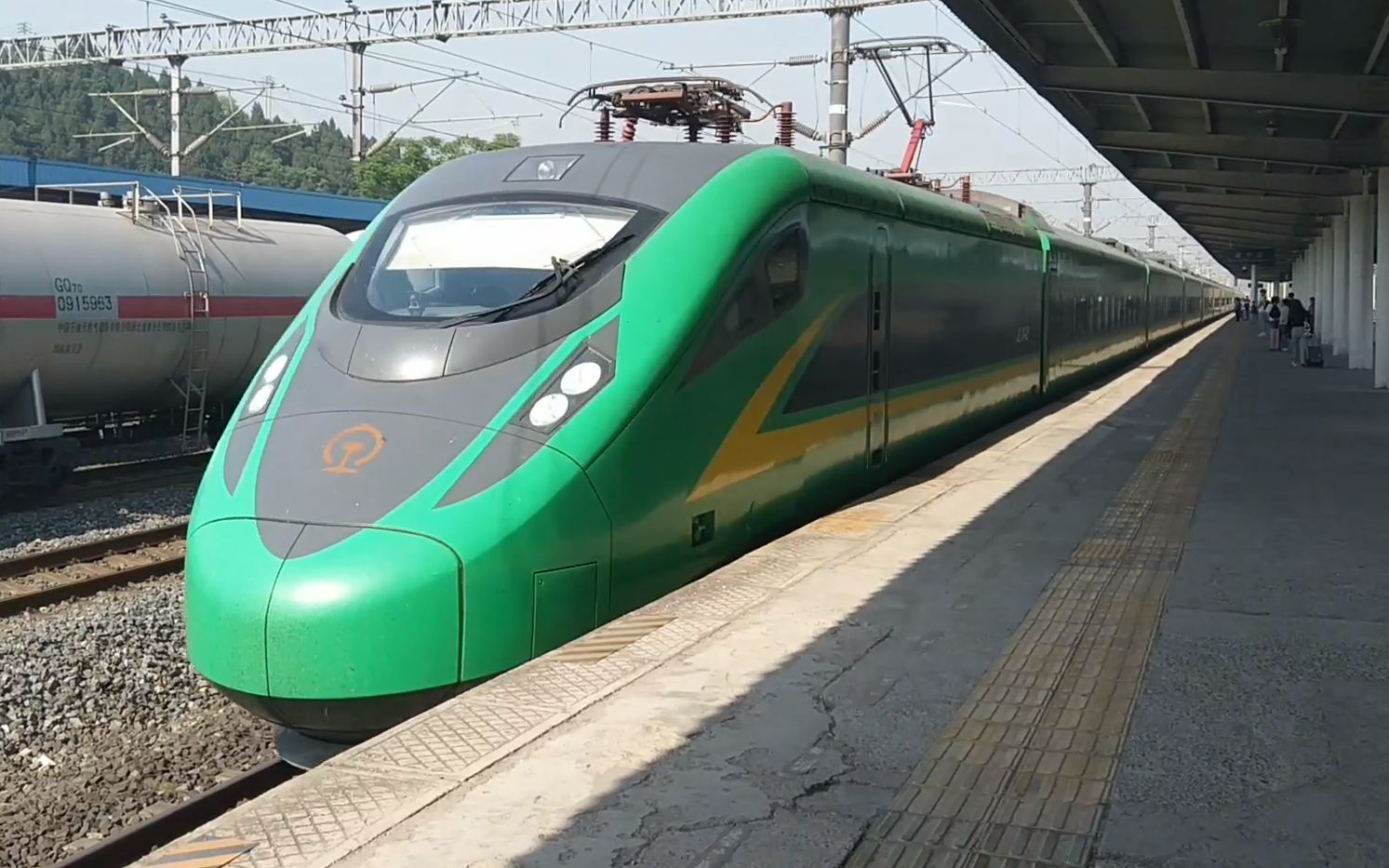 c5768成都东-高兴(fxd3-j0029-0058)进遂宁站9:44 20210501