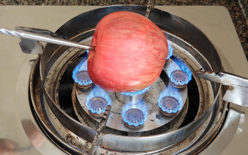 把苹果放火上烤一烤,太厉害了,98岁中医吃了一辈子,省钱又实用