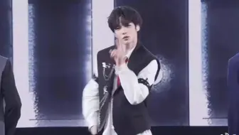 “据说今晚SMTOWN各家站姐都在问卷毛马甲的名字”中国网友早就偶遇的帅哥练习生