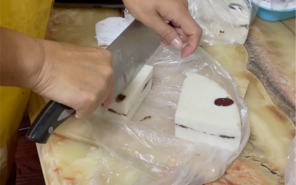 解压视频,看妈妈切崇明糕感觉好解压哈哈哈