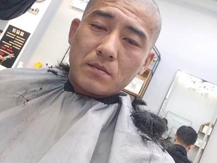 帅哥剃光头10