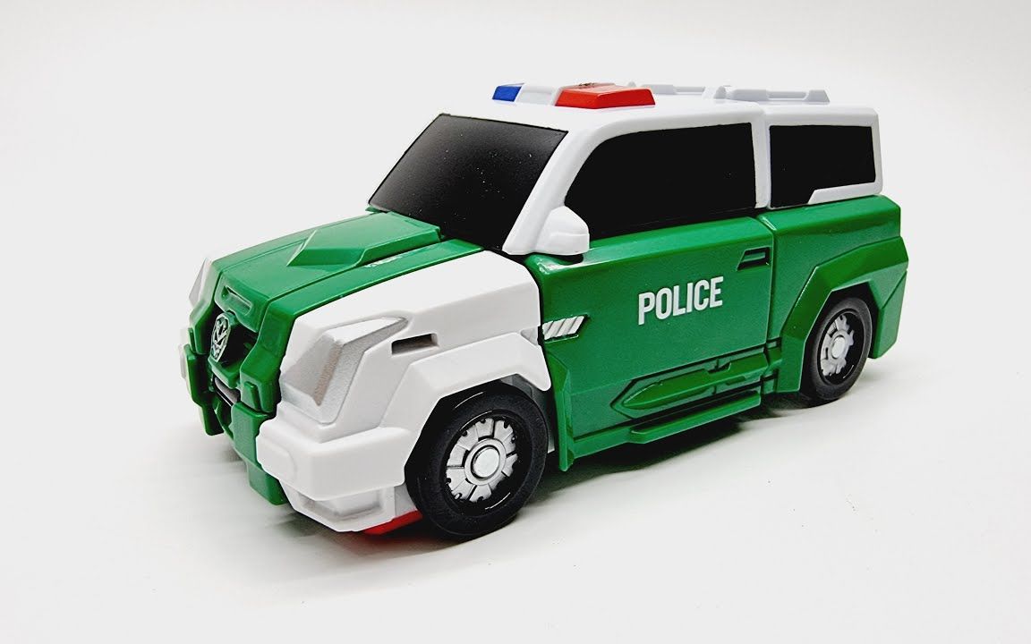 咖宝车神变形汽车出动,警车变出战斗机器人!