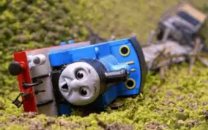 Télécharger la video: [生肉]Thomas Crashes Down the Bank | The Great Discovery HO/OO Remake