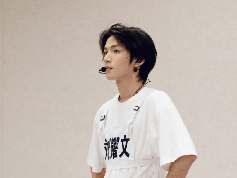 【刘耀文】梦:谁懂这段导入呀!刘耀文湿发的神!