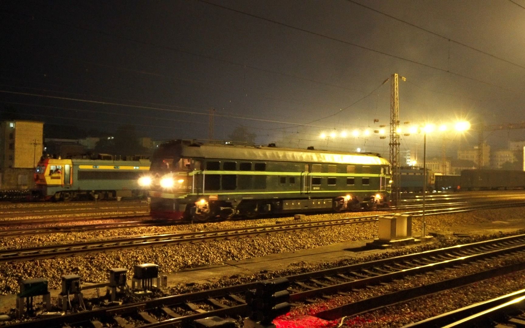 漳泉铁路单机东风4b西瓜到达漳平站,停车等待入库调车信号