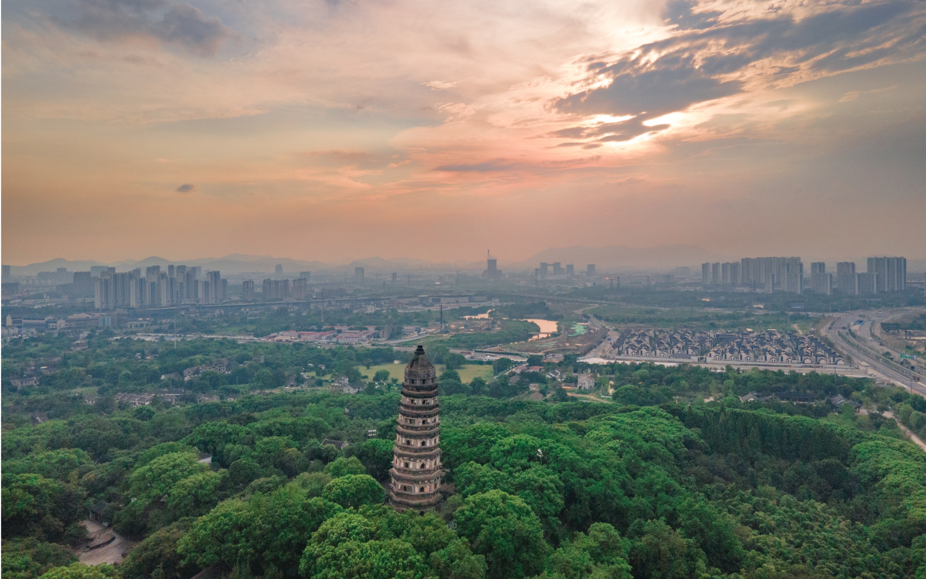 【航拍】"先见虎丘塔,后见苏州城."_哔哩哔哩_bilibili