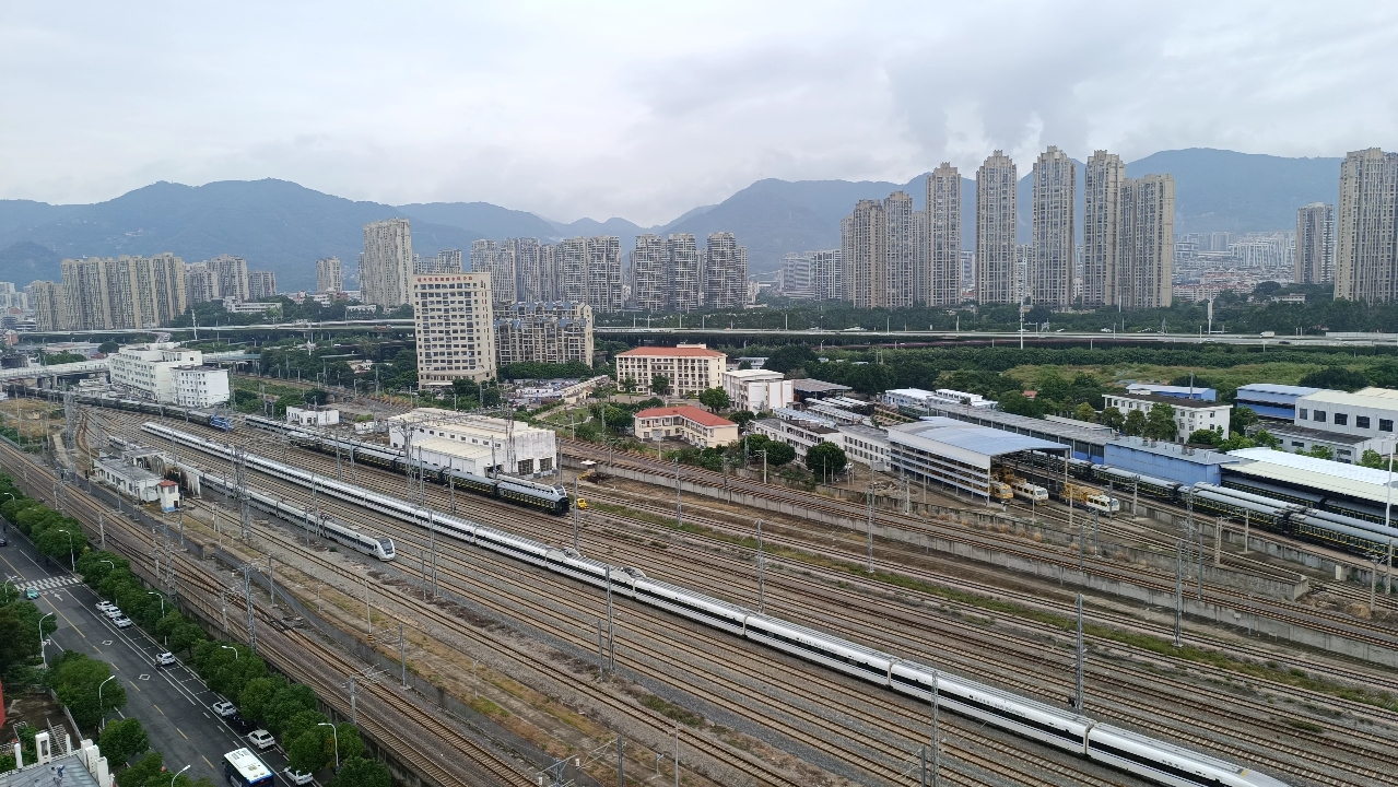 【调车】南局福段df5-1462牵引z392(福州-成都西)车底出库进站