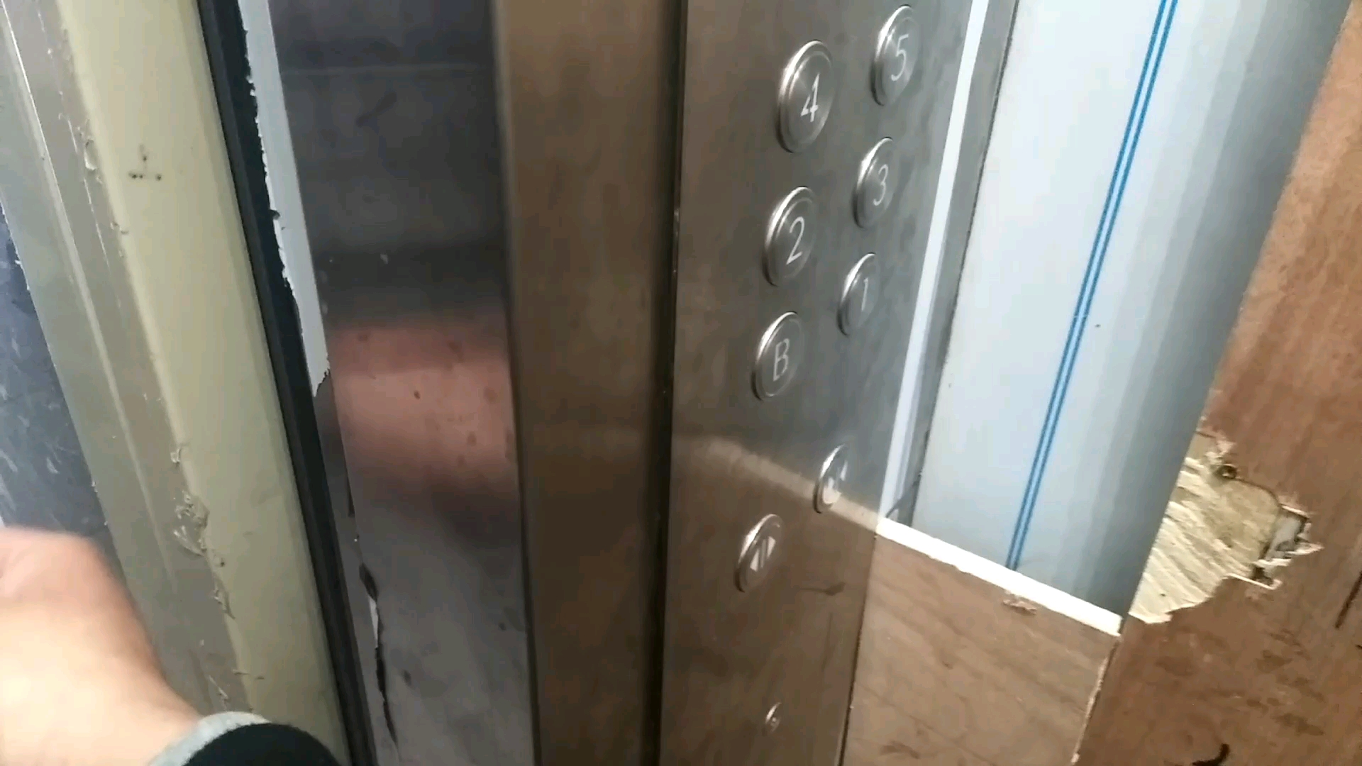 【按钮罕见】【强制关门】【上海三菱电梯】恒瑞花园的电梯_哔哩哔哩