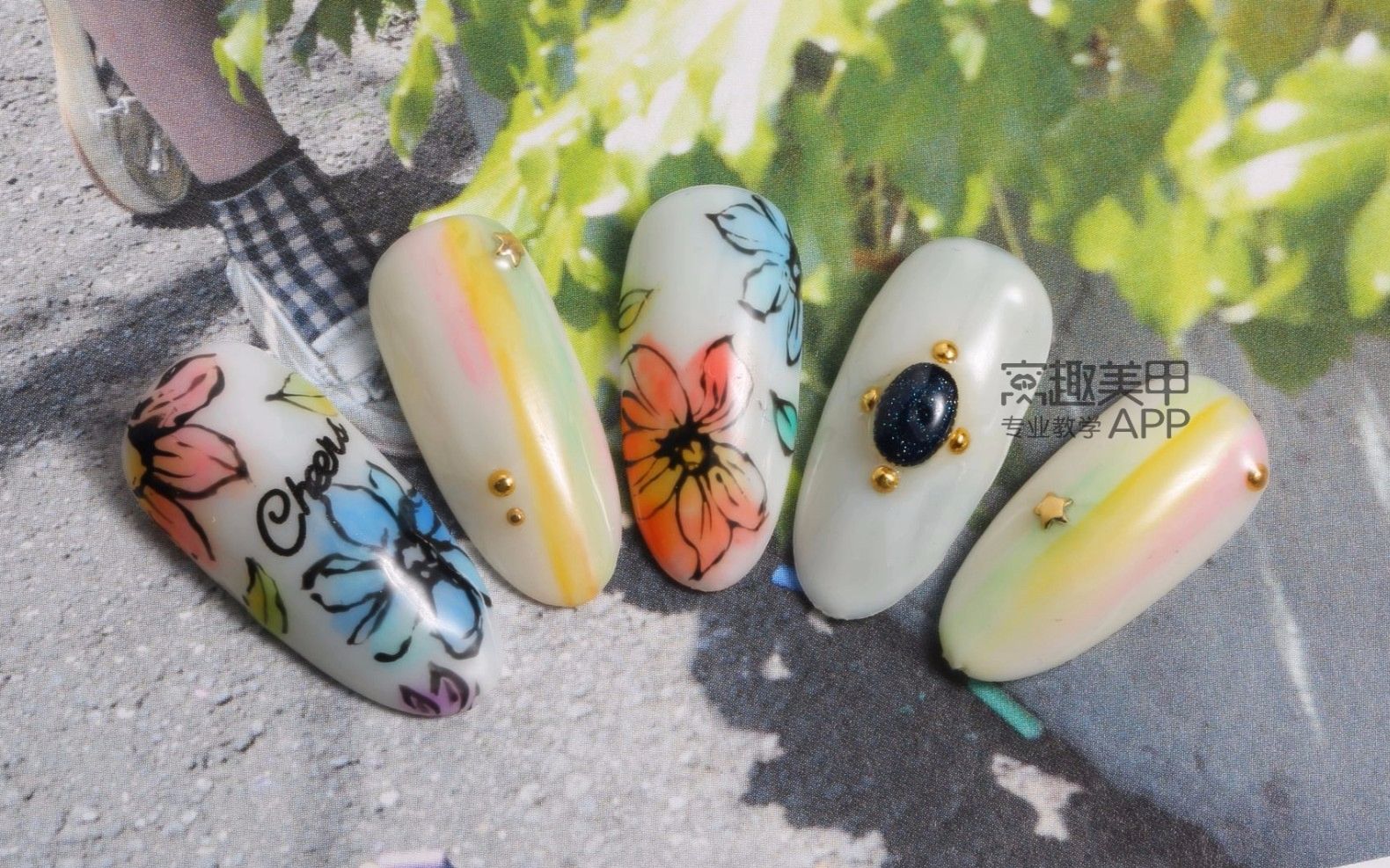 【推荐-第326期】写意勾线晕染花美甲