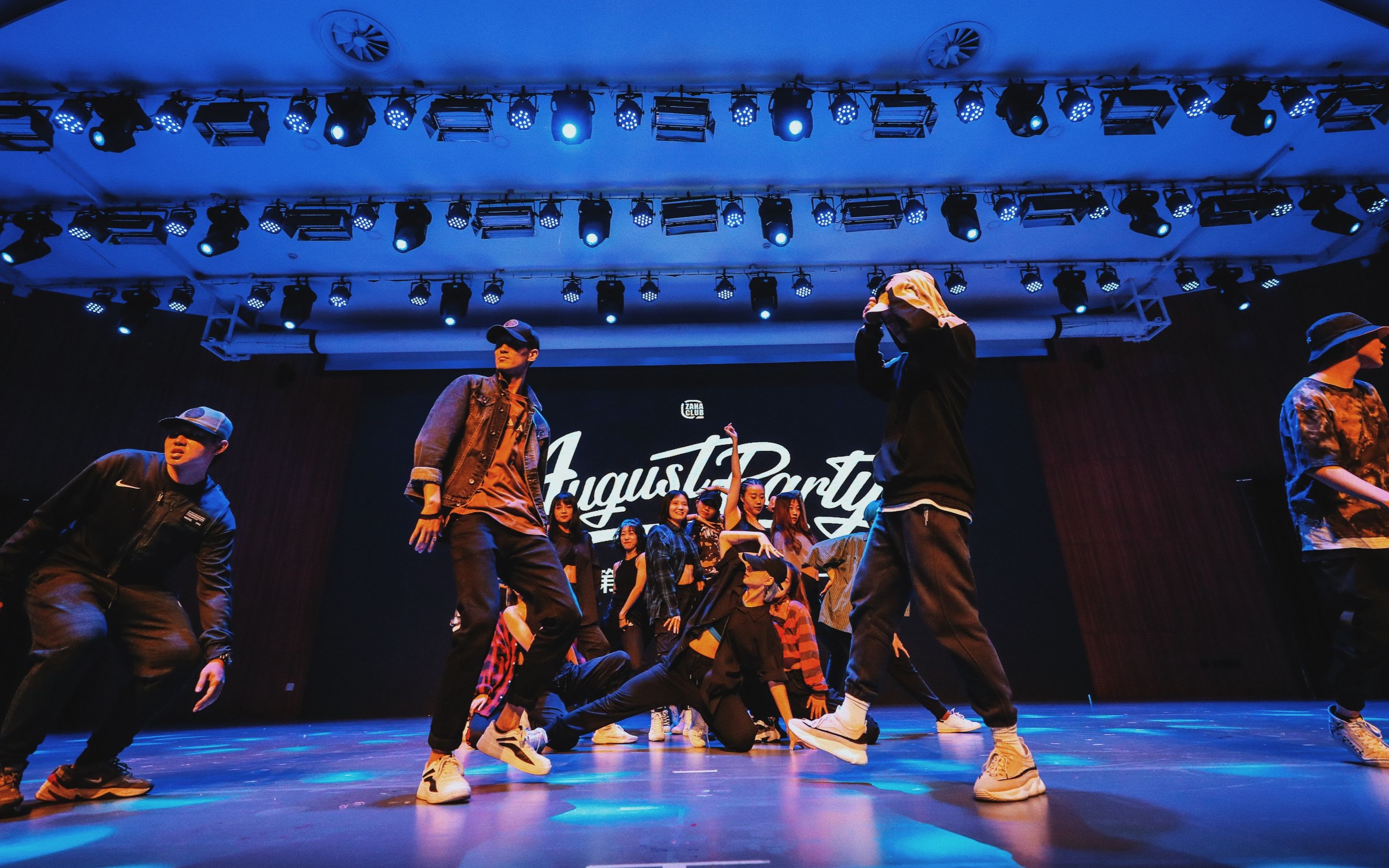 【zahaclub】国贸第一连一排一班一组 - 八月派对2019_哔哩哔哩_bili