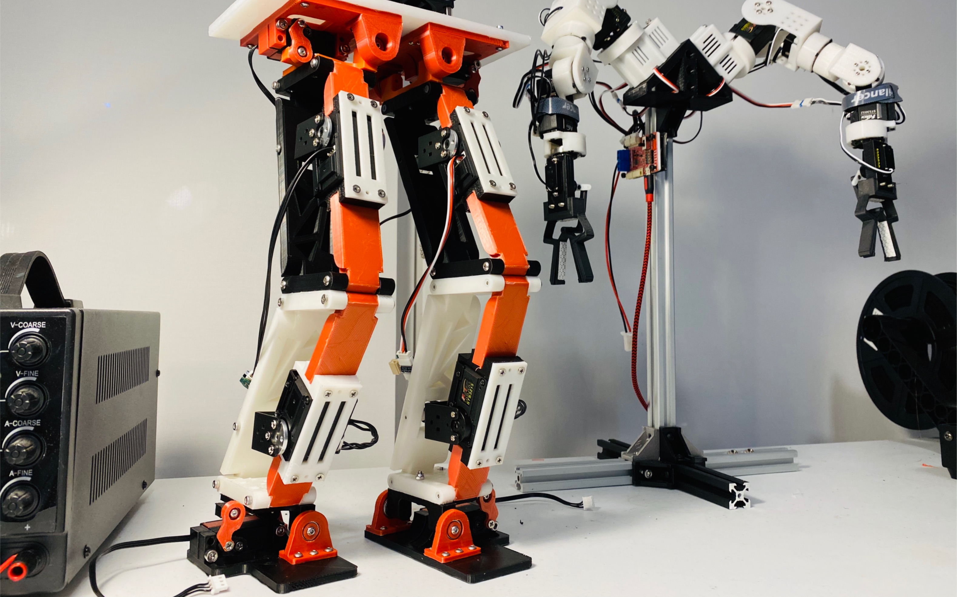 舵机双足机器人行走测试3