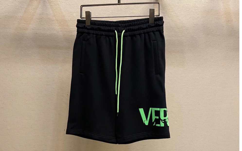 推荐高仿versace范思哲男士休闲短裤91纯棉面料休闲裤