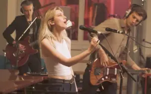 Video herunterladen: “等待上帝教会你翩翩起舞”Wolf Alice《The Last Man On Earth》–Live（会话池系列）