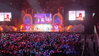 Télécharger la video: 【LoveLive亚巡】【非正常拍摄】Dream Believers（广州）