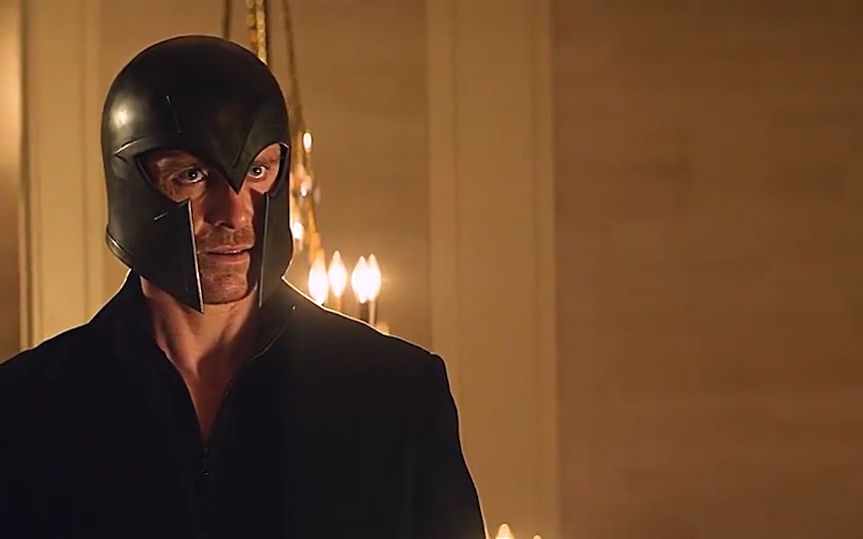 以前天真的以为,万磁王是控制头盔带着他飞行,现在才知道原来没头盔也