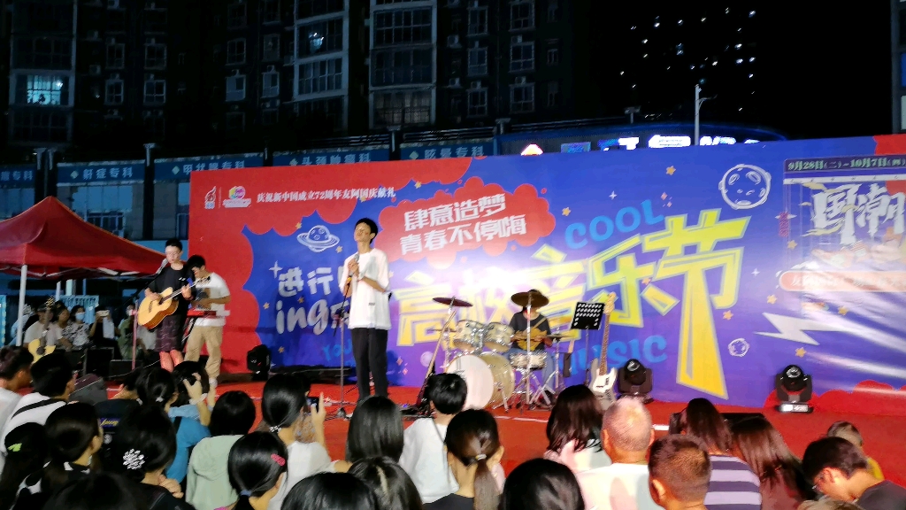 常德市一中「iNG进行时乐队」演唱七里香哔哩哔哩bilibili