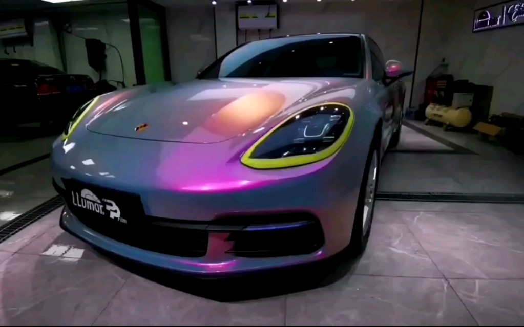 汽车贴膜改色啊 车型:保时捷 颜色:灰魅紫