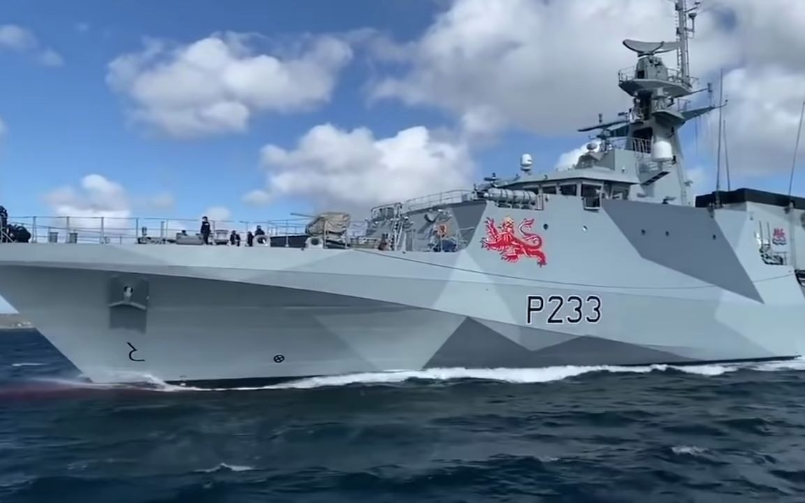 英国皇家海军"塔玛"号巡逻舰采用新炫目涂装出海航行