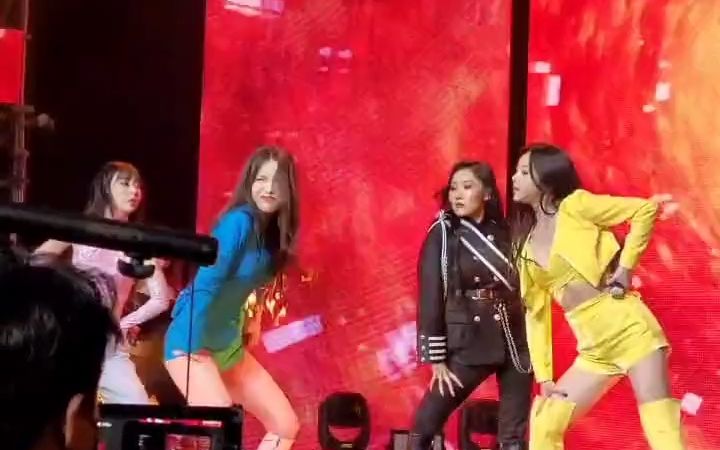 [图]2022 MAMAMOO WORLD TOUR - 全员掰头 spit it out